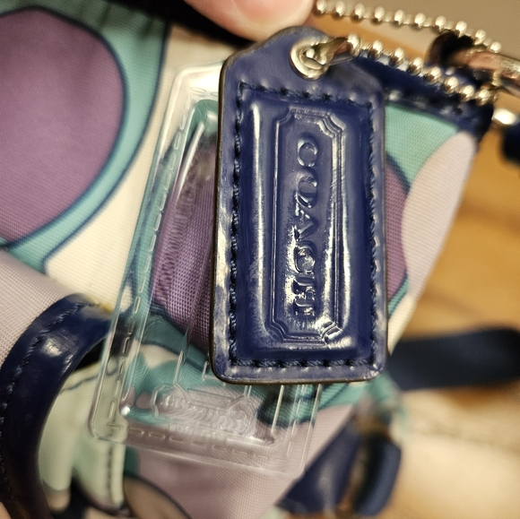 EUC Coach Kyra Nylon Daisy Scarf Women's Crossbody  Bag With Hangtags - Picture 11 of 12